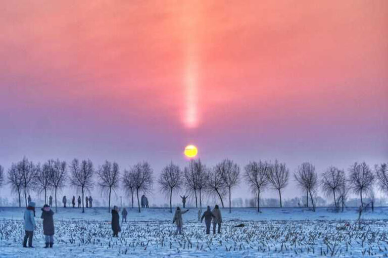 Mountains and Rivers - Glowing